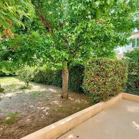 Guestready - Tranquil Treasure With A Garden * La Rochelle (Charente-Maritime)